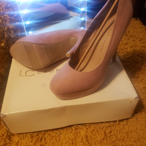 LC Pumps - Picture 2 of 7